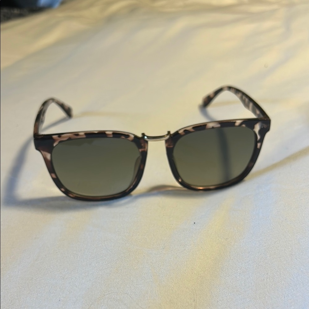 Brown Wayfarer Glasses with Tortoiseshell Frame